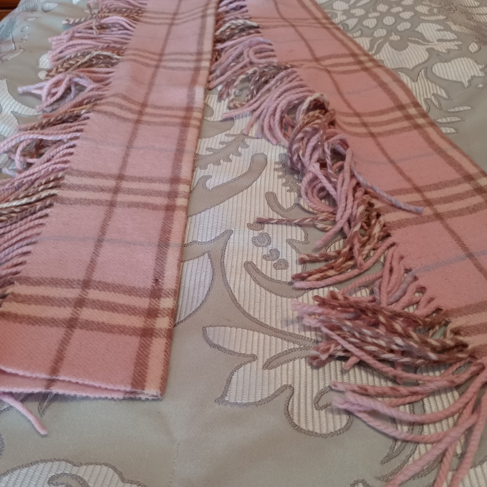 Burberry scarve